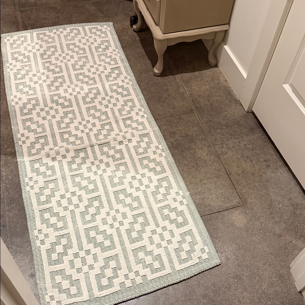 WEST ELM WELSH Bath Mat Rug ~ 24 x 60